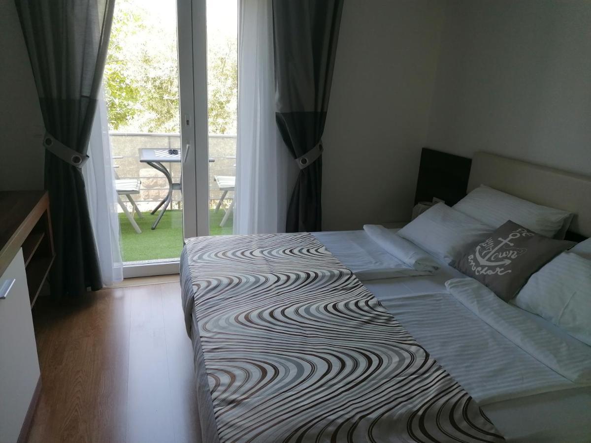 Apartments Ljubica Krk Town Eksteriør bilde