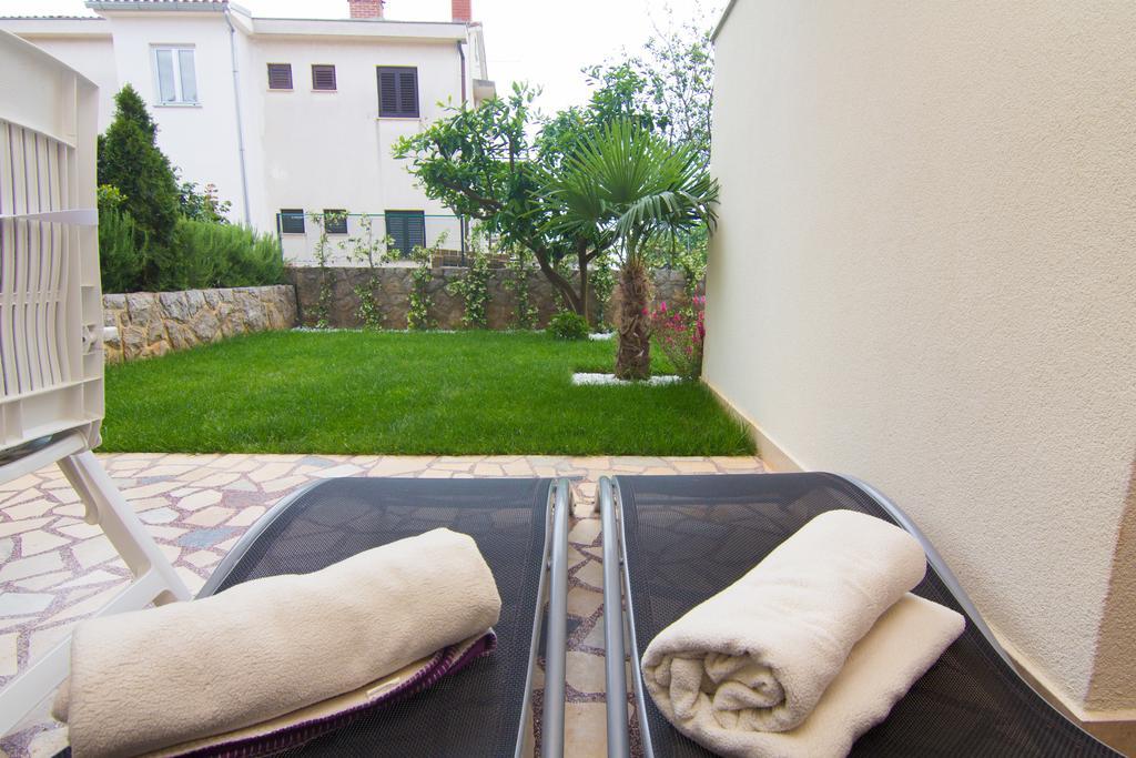Apartments Ljubica Krk Town Eksteriør bilde