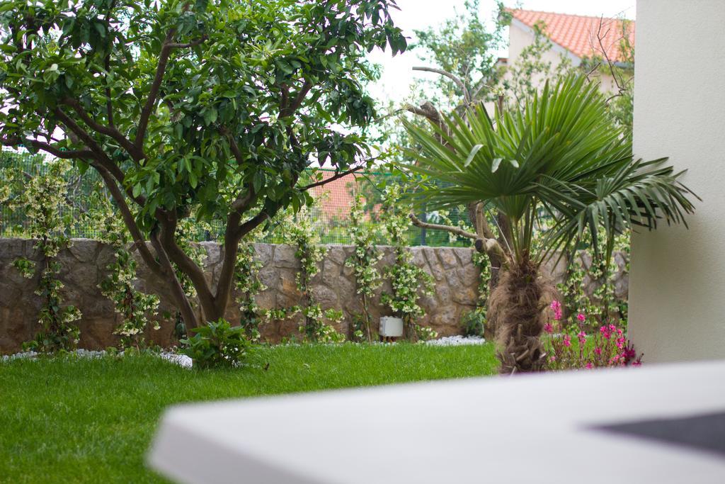 Apartments Ljubica Krk Town Eksteriør bilde